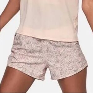 Outdoor Voices Women’s Relay 3" Short